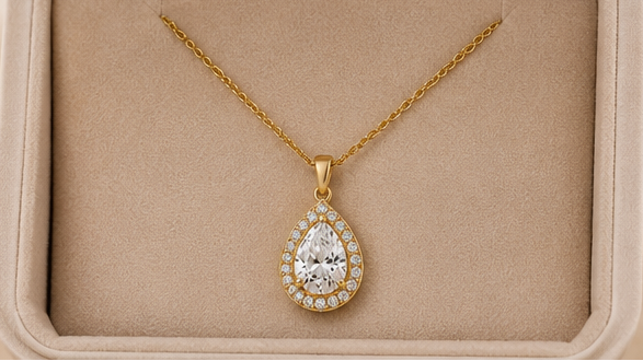Aurora 18K Gold Pear-Cut Diamond Pendant Necklace
